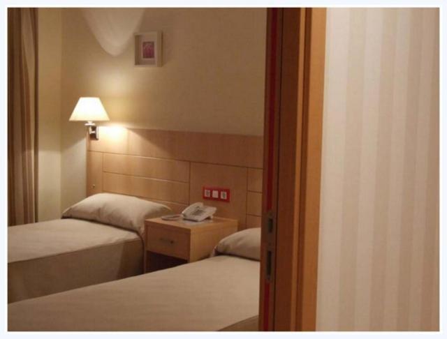 Hotel Villa De Zaragoza Casetas Room photo